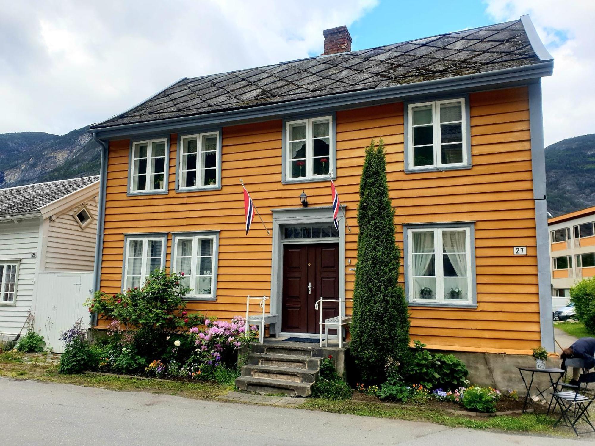 Kvammehuset Pa Gamle Laerdalsoyri Villa Exterior photo