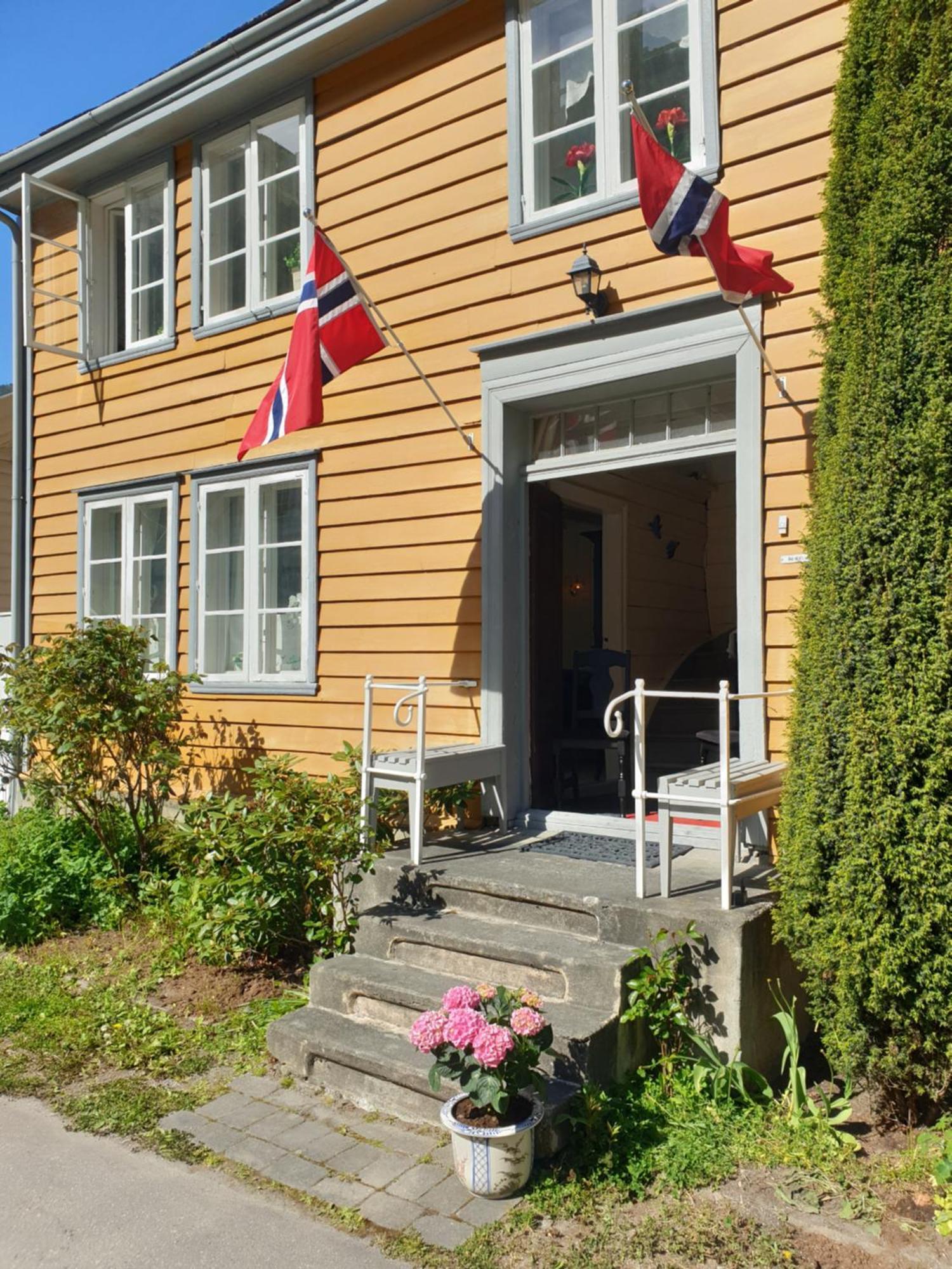 Kvammehuset Pa Gamle Laerdalsoyri Villa Exterior photo